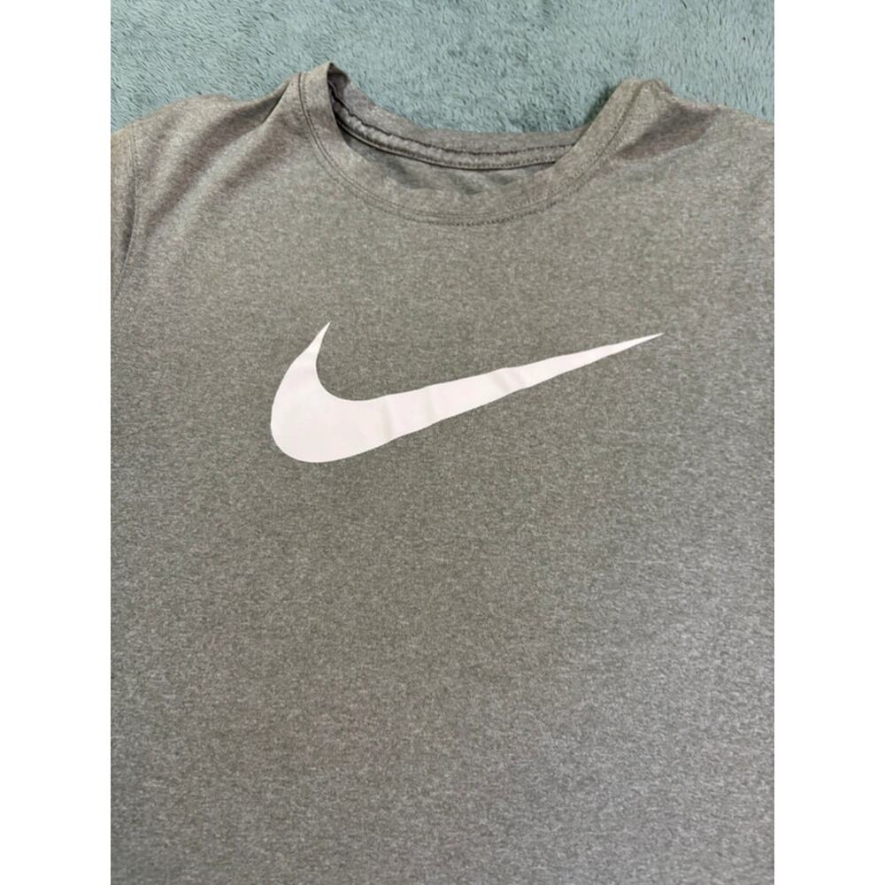 Nike Boys Dry-Fit Grey T-Shirt Size US UK (XL) - Picture 3 of 9